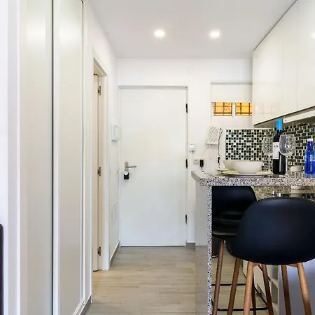 Apartment Cosy Studio With Balcony In Bonanza Square