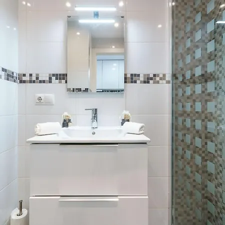 Cosy Studio With Balcony In Bonanza Square Apartment